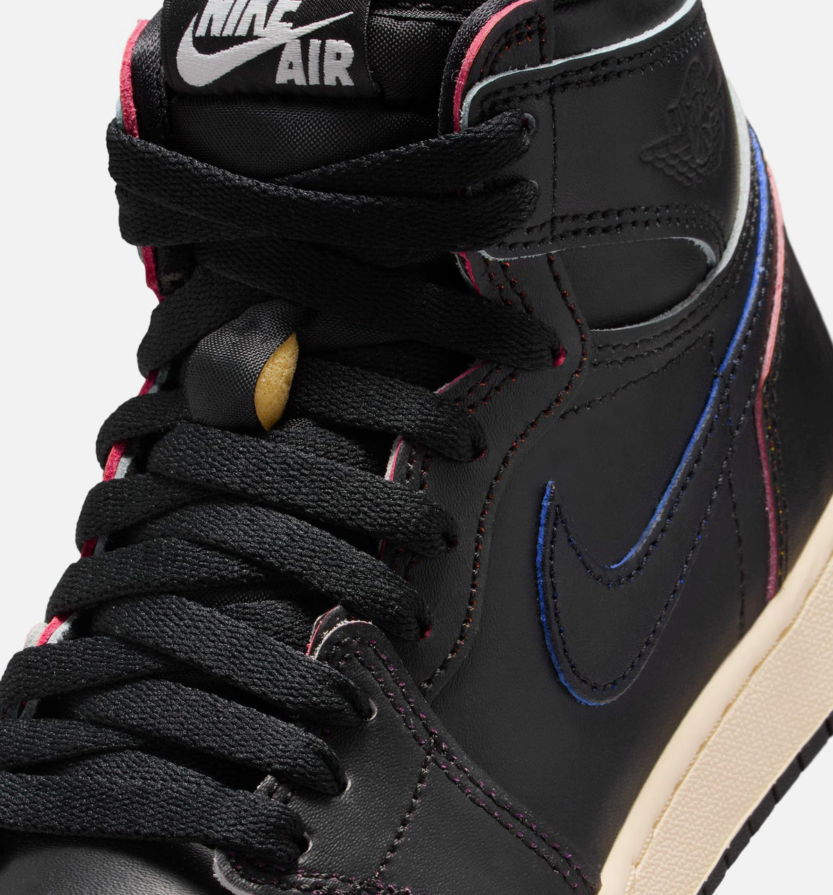Air Jordan 1 Retro High OG Grade School – Black/Muslin