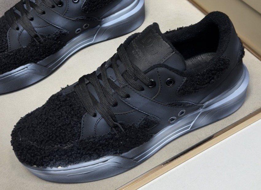 Dolce & Gabbana Black Textured Low-Top Sneakers