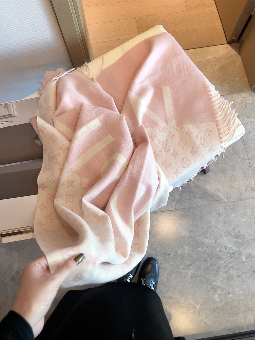 Louis Vuitton Infinity Dots Fringe Shawl